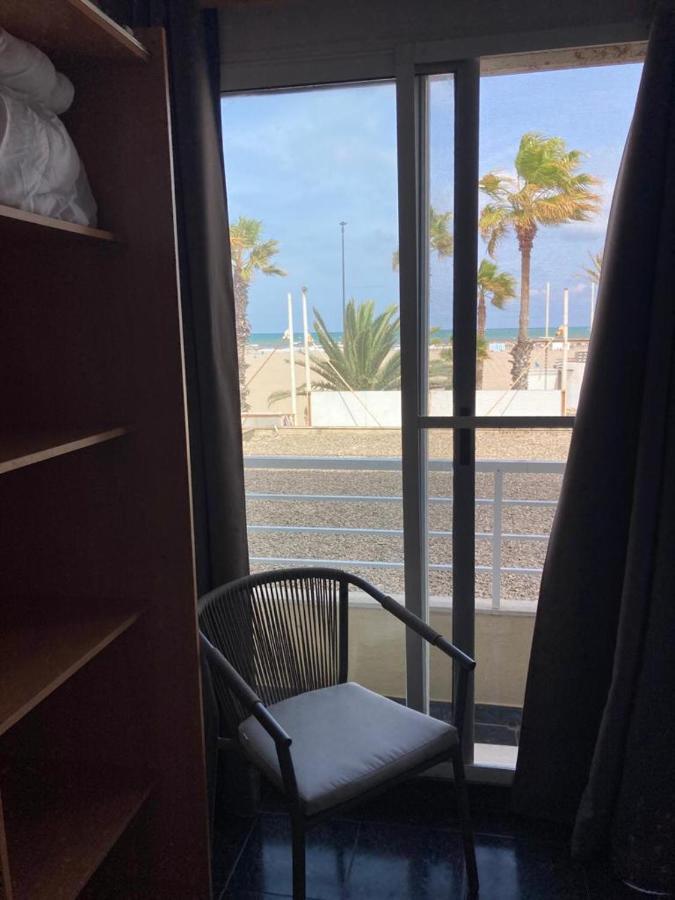 Malvarrosa Beach Rooms Валенсия Экстерьер фото