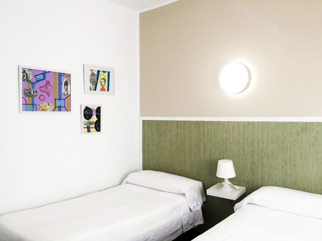 Malvarrosa Beach Rooms Валенсия Экстерьер фото